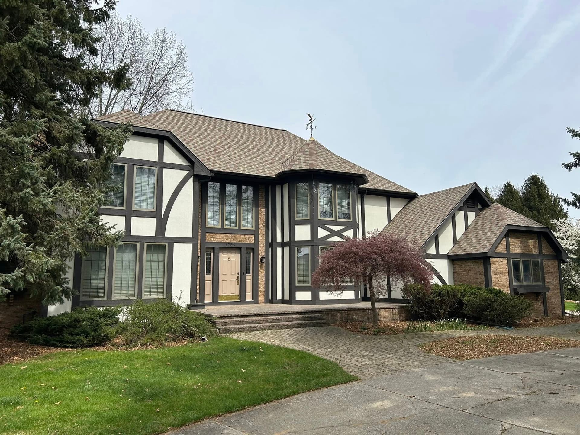 West Michigan home with new roof and siding